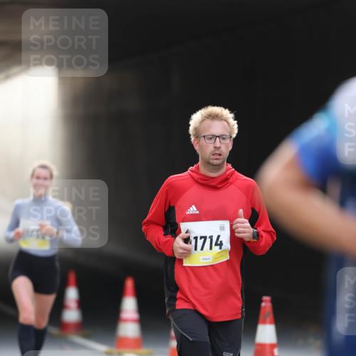 05.10.2025 - 20. swb-Marathon Bremen Michael Strokosch http://msf.ph/oto/9210888 05.10.2025 10:40:14 Laufen 1714 meine-sportfotos.de