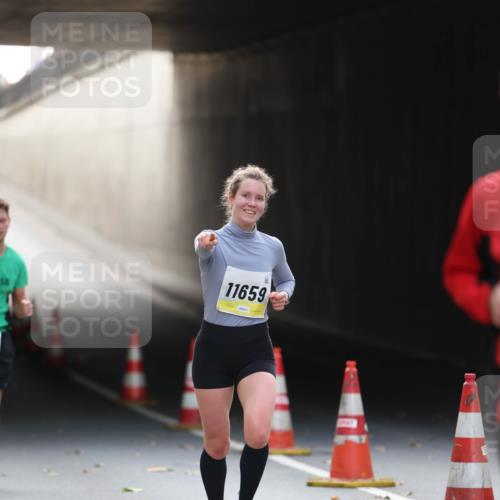 05.10.2025 - 20. swb-Marathon Bremen Michael Strokosch http://msf.ph/oto/9210890 05.10.2025 10:40:15 Laufen 11659 meine-sportfotos.de