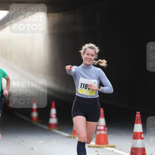 05.10.2025 - 20. swb-Marathon Bremen Michael Strokosch http://msf.ph/oto/9210892 05.10.2025 10:40:15 Laufen 116 meine-sportfotos.de