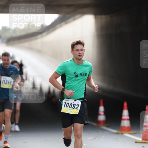 05.10.2025 - 20. swb-Marathon Bremen Michael Strokosch http://msf.ph/oto/9210898 05.10.2025 10:40:17 Laufen 11348, 10092 meine-sportfotos.de