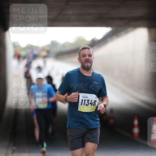 05.10.2025 - 20. swb-Marathon Bremen Michael Strokosch http://msf.ph/oto/9210906 05.10.2025 10:40:20 Laufen 11346 meine-sportfotos.de