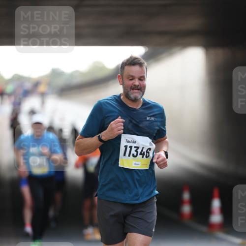 05.10.2025 - 20. swb-Marathon Bremen Michael Strokosch http://msf.ph/oto/9210909 05.10.2025 10:40:20 Laufen 11346 meine-sportfotos.de