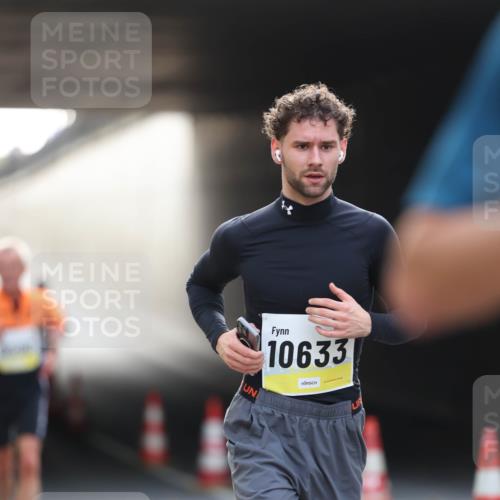 05.10.2025 - 20. swb-Marathon Bremen Michael Strokosch http://msf.ph/oto/9210913 05.10.2025 10:40:23 Laufen 10633 meine-sportfotos.de