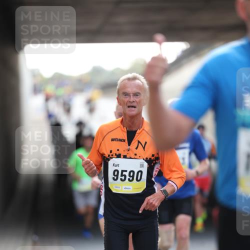 05.10.2025 - 20. swb-Marathon Bremen Michael Strokosch http://msf.ph/oto/9210921 05.10.2025 10:40:26 Laufen 9590, 02633 meine-sportfotos.de