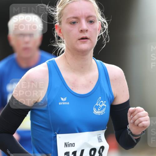 05.10.2025 - 20. swb-Marathon Bremen Michael Strokosch http://msf.ph/oto/9210927 05.10.2025 10:40:29 Laufen 1986, 11488 meine-sportfotos.de