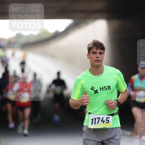 05.10.2025 - 20. swb-Marathon Bremen Michael Strokosch http://msf.ph/oto/9210934 05.10.2025 10:40:32 Laufen 11745 meine-sportfotos.de