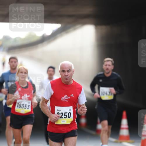 05.10.2025 - 20. swb-Marathon Bremen Michael Strokosch http://msf.ph/oto/9210945 05.10.2025 10:40:38 Laufen 10053, 10431, 250 meine-sportfotos.de