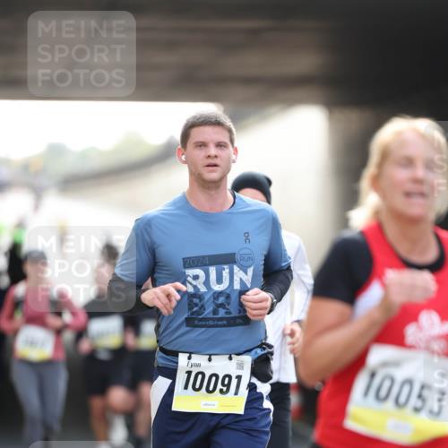 05.10.2025 - 20. swb-Marathon Bremen Michael Strokosch http://msf.ph/oto/9210954 05.10.2025 10:40:41 Laufen 2024, 2, 10091, 10053 meine-sportfotos.de