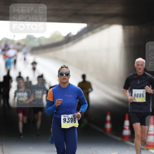 05.10.2025 - 20. swb-Marathon Bremen Michael Strokosch http://msf.ph/oto/9210970 05.10.2025 10:40:50 Laufen 9885, 9396 meine-sportfotos.de