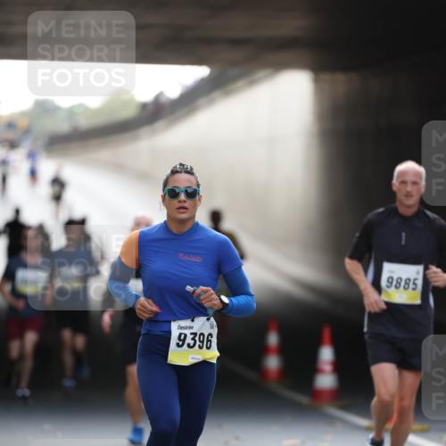 05.10.2025 - 20. swb-Marathon Bremen Michael Strokosch http://msf.ph/oto/9210972 05.10.2025 10:40:50 Laufen 9885, 9396 meine-sportfotos.de