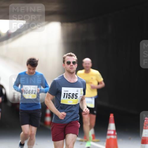 05.10.2025 - 20. swb-Marathon Bremen Michael Strokosch http://msf.ph/oto/9210983 05.10.2025 10:40:56 Laufen 10682, 11585 meine-sportfotos.de