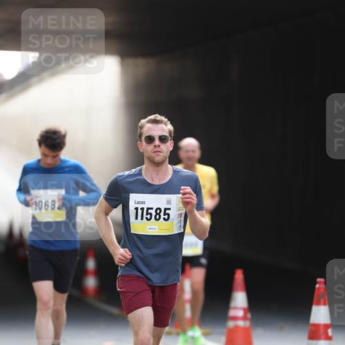 05.10.2025 - 20. swb-Marathon Bremen Michael Strokosch http://msf.ph/oto/9210984 05.10.2025 10:40:56 Laufen 10682, 11585 meine-sportfotos.de