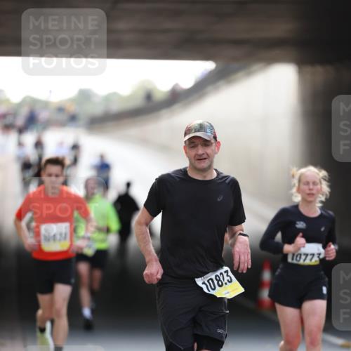 05.10.2025 - 20. swb-Marathon Bremen Michael Strokosch http://msf.ph/oto/9210993 05.10.2025 10:41:00 Laufen 108, 3, 10773 meine-sportfotos.de
