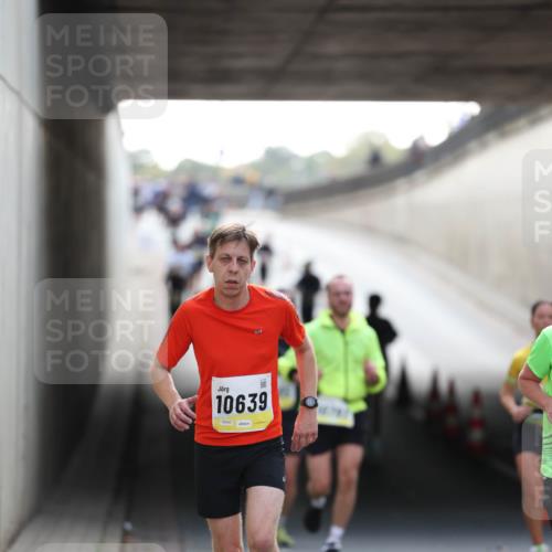 05.10.2025 - 20. swb-Marathon Bremen Michael Strokosch http://msf.ph/oto/9210998 05.10.2025 10:41:02 Laufen 10639, 02040 meine-sportfotos.de