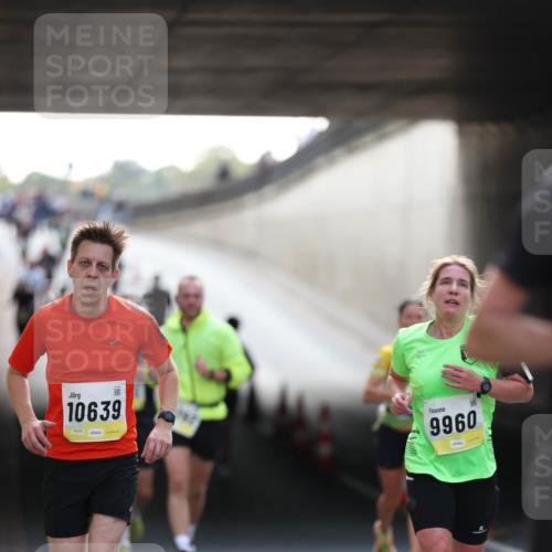05.10.2025 - 20. swb-Marathon Bremen Michael Strokosch http://msf.ph/oto/9210999 05.10.2025 10:41:02 Laufen 10639, 9960, 11 meine-sportfotos.de