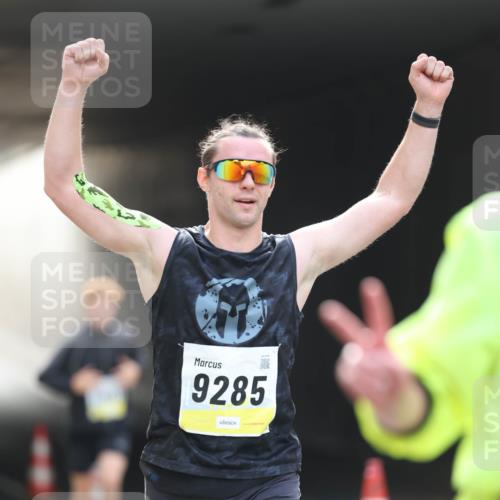 05.10.2025 - 20. swb-Marathon Bremen Michael Strokosch http://msf.ph/oto/9211008 05.10.2025 10:41:08 Laufen 9285 meine-sportfotos.de