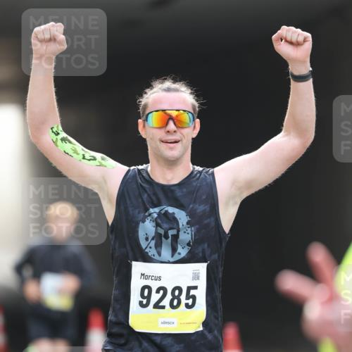 05.10.2025 - 20. swb-Marathon Bremen Michael Strokosch http://msf.ph/oto/9211009 05.10.2025 10:41:08 Laufen 9285 meine-sportfotos.de