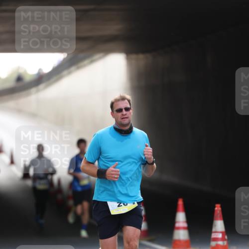 05.10.2025 - 20. swb-Marathon Bremen Michael Strokosch http://msf.ph/oto/9211019 05.10.2025 10:41:12 Laufen  meine-sportfotos.de