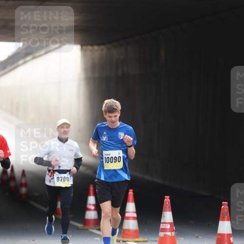 05.10.2025 - 20. swb-Marathon Bremen Michael Strokosch http://msf.ph/oto/9211024 05.10.2025 10:41:16 Laufen 9709, 10090 meine-sportfotos.de