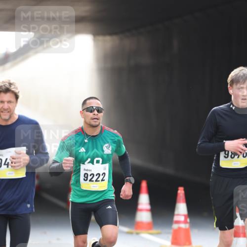 05.10.2025 - 20. swb-Marathon Bremen Michael Strokosch http://msf.ph/oto/9211050 05.10.2025 10:41:27 Laufen 94, 20, 9222, 9870 meine-sportfotos.de