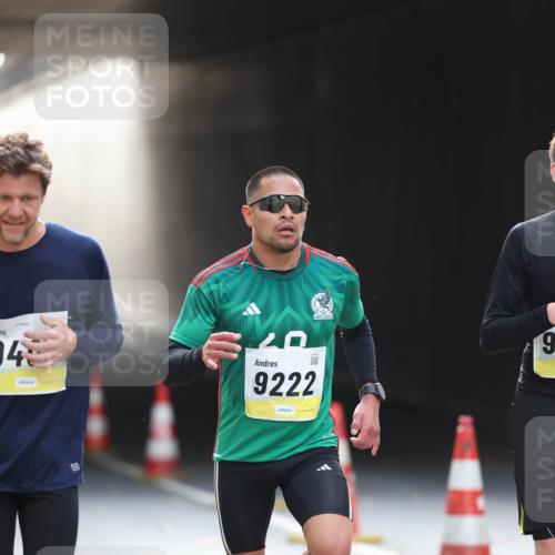 05.10.2025 - 20. swb-Marathon Bremen Michael Strokosch http://msf.ph/oto/9211053 05.10.2025 10:41:28 Laufen 01989, 4, 20, 9222, 9 meine-sportfotos.de