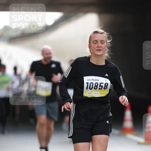 05.10.2025 - 20. swb-Marathon Bremen Michael Strokosch http://msf.ph/oto/9211072 05.10.2025 10:41:40 Laufen 10858, 02678 meine-sportfotos.de