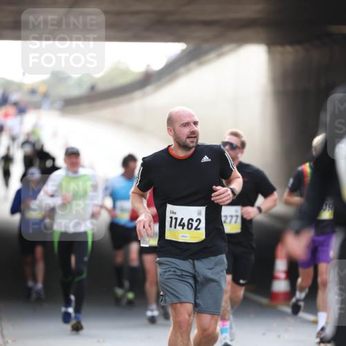 05.10.2025 - 20. swb-Marathon Bremen Michael Strokosch http://msf.ph/oto/9211073 05.10.2025 10:41:41 Laufen 11462, 277, 350 meine-sportfotos.de