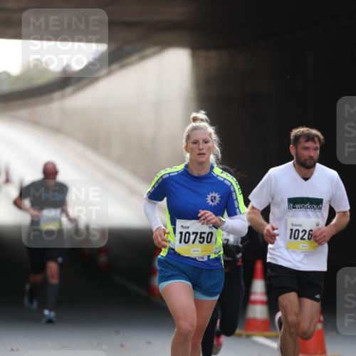 05.10.2025 - 20. swb-Marathon Bremen Michael Strokosch http://msf.ph/oto/9211099 05.10.2025 10:41:54 Laufen 10750, 110, 1026 meine-sportfotos.de
