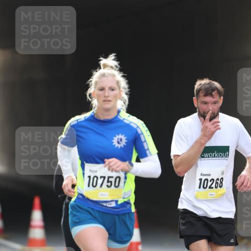 05.10.2025 - 20. swb-Marathon Bremen Michael Strokosch http://msf.ph/oto/9211103 05.10.2025 10:41:56 Laufen 10750, 10268 meine-sportfotos.de