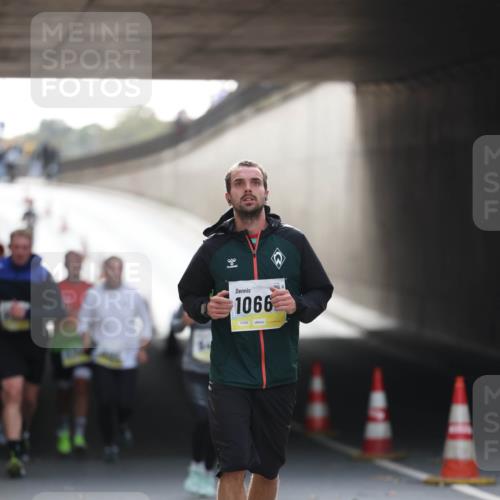 05.10.2025 - 20. swb-Marathon Bremen Michael Strokosch http://msf.ph/oto/9211120 05.10.2025 10:42:04 Laufen 1066, 02458 meine-sportfotos.de