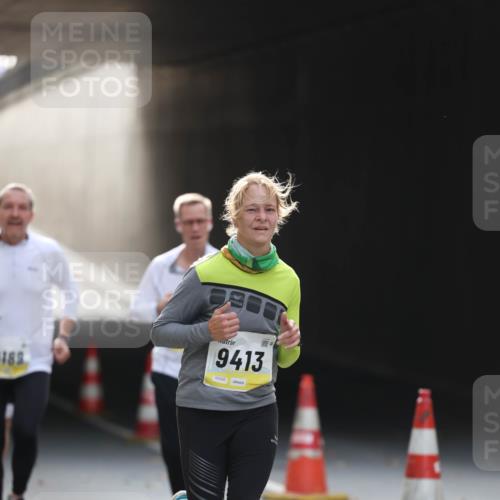 05.10.2025 - 20. swb-Marathon Bremen Michael Strokosch http://msf.ph/oto/9211122 05.10.2025 10:42:08 Laufen 9413, 02020 meine-sportfotos.de