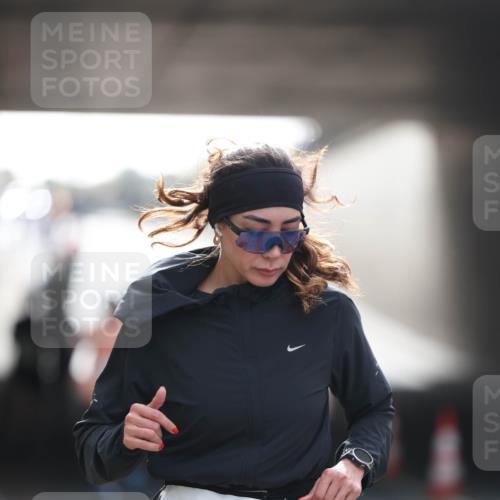 05.10.2025 - 20. swb-Marathon Bremen Michael Strokosch http://msf.ph/oto/9211134 05.10.2025 10:42:12 Laufen 10509, 28, 15, 10509 meine-sportfotos.de