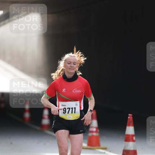 05.10.2025 - 20. swb-Marathon Bremen Michael Strokosch http://msf.ph/oto/9211136 05.10.2025 10:42:16 Laufen 9711 meine-sportfotos.de