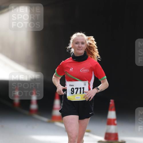 05.10.2025 - 20. swb-Marathon Bremen Michael Strokosch http://msf.ph/oto/9211139 05.10.2025 10:42:16 Laufen 9711 meine-sportfotos.de