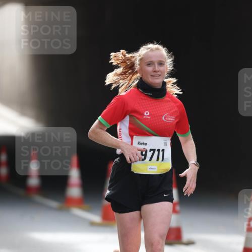 05.10.2025 - 20. swb-Marathon Bremen Michael Strokosch http://msf.ph/oto/9211141 05.10.2025 10:42:17 Laufen 9711 meine-sportfotos.de