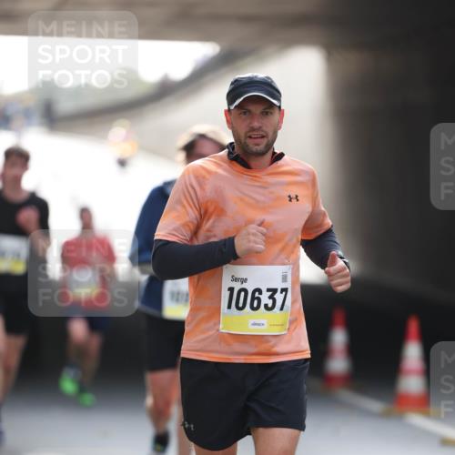 05.10.2025 - 20. swb-Marathon Bremen Michael Strokosch http://msf.ph/oto/9211145 05.10.2025 10:42:18 Laufen 10637 meine-sportfotos.de