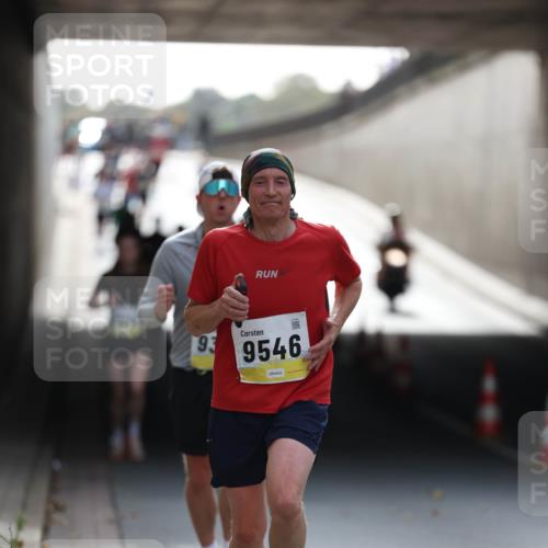 05.10.2025 - 20. swb-Marathon Bremen Michael Strokosch http://msf.ph/oto/9211160 05.10.2025 10:42:23 Laufen 93, 9546 meine-sportfotos.de