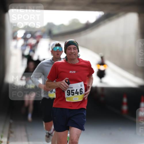 05.10.2025 - 20. swb-Marathon Bremen Michael Strokosch http://msf.ph/oto/9211161 05.10.2025 10:42:24 Laufen 93, 9546 meine-sportfotos.de