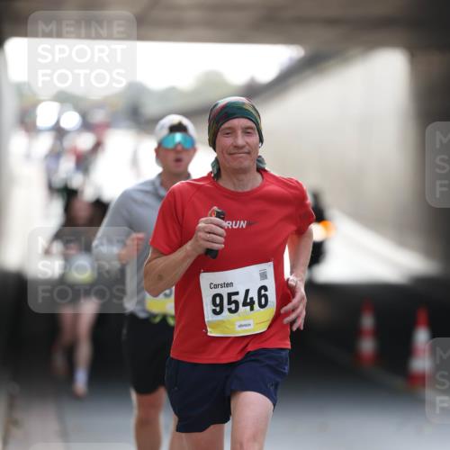 05.10.2025 - 20. swb-Marathon Bremen Michael Strokosch http://msf.ph/oto/9211164 05.10.2025 10:42:24 Laufen 9546 meine-sportfotos.de
