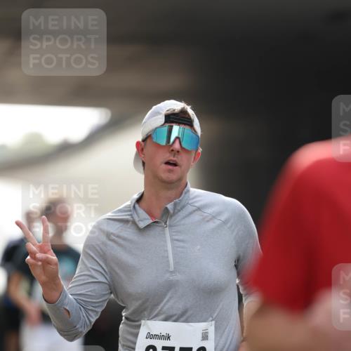 05.10.2025 - 20. swb-Marathon Bremen Michael Strokosch http://msf.ph/oto/9211166 05.10.2025 10:42:26 Laufen 9339 meine-sportfotos.de