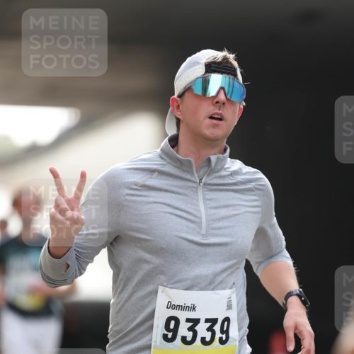 05.10.2025 - 20. swb-Marathon Bremen Michael Strokosch http://msf.ph/oto/9211167 05.10.2025 10:42:27 Laufen 9339 meine-sportfotos.de