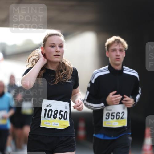 05.10.2025 - 20. swb-Marathon Bremen Michael Strokosch http://msf.ph/oto/9211179 05.10.2025 10:42:31 Laufen 10850, 02550, 9562 meine-sportfotos.de