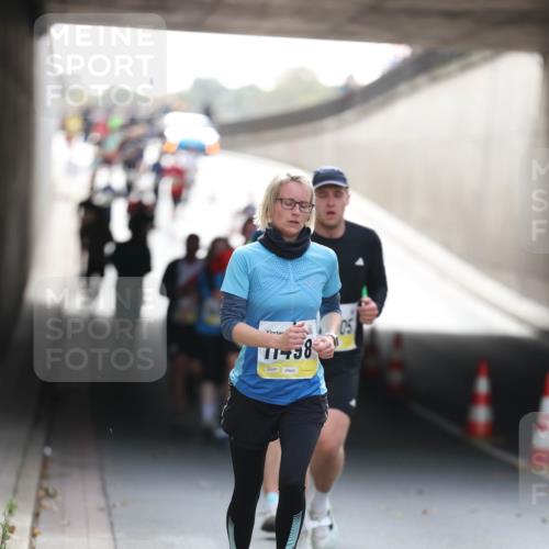 05.10.2025 - 20. swb-Marathon Bremen Michael Strokosch http://msf.ph/oto/9211181 05.10.2025 10:42:33 Laufen 71, 458 meine-sportfotos.de