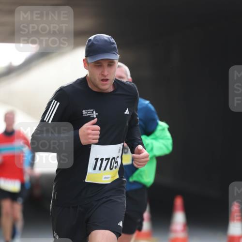 05.10.2025 - 20. swb-Marathon Bremen Michael Strokosch http://msf.ph/oto/9211187 05.10.2025 10:42:36 Laufen 2025, 11705 meine-sportfotos.de