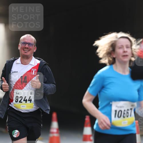 05.10.2025 - 20. swb-Marathon Bremen Michael Strokosch http://msf.ph/oto/9211200 05.10.2025 10:42:41 Laufen 14, 9244, 1912, 10667 meine-sportfotos.de