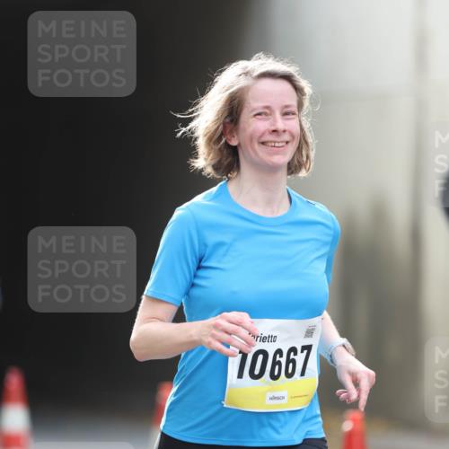 05.10.2025 - 20. swb-Marathon Bremen Michael Strokosch http://msf.ph/oto/9211201 05.10.2025 10:42:42 Laufen 10667 meine-sportfotos.de