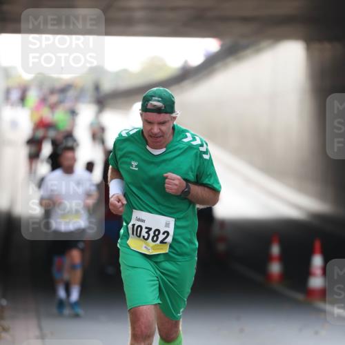05.10.2025 - 20. swb-Marathon Bremen Michael Strokosch http://msf.ph/oto/9211207 05.10.2025 10:42:44 Laufen 10382 meine-sportfotos.de