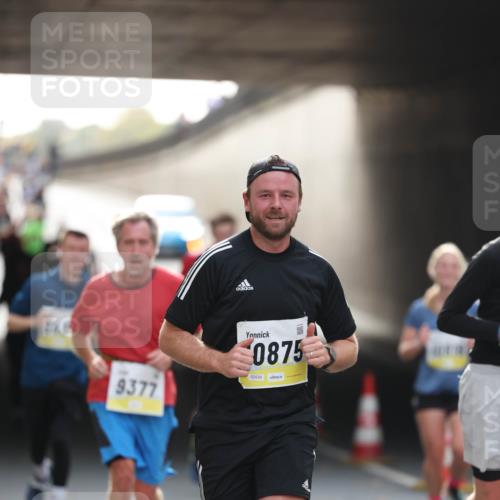 05.10.2025 - 20. swb-Marathon Bremen Michael Strokosch http://msf.ph/oto/9211223 05.10.2025 10:42:52 Laufen 0875, 9377, 02530 meine-sportfotos.de