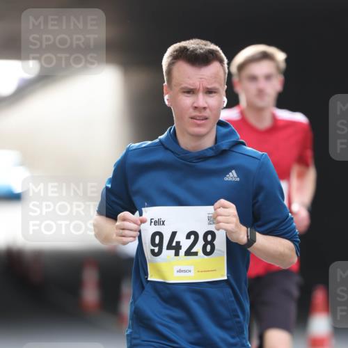 05.10.2025 - 20. swb-Marathon Bremen Michael Strokosch http://msf.ph/oto/9211237 05.10.2025 10:42:56 Laufen 9428 meine-sportfotos.de