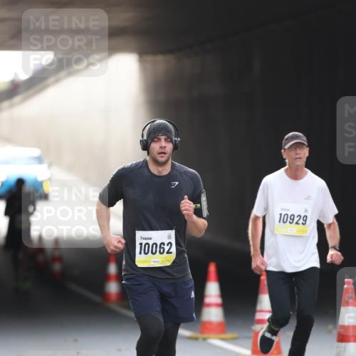 05.10.2025 - 20. swb-Marathon Bremen Michael Strokosch http://msf.ph/oto/9211241 05.10.2025 10:42:59 Laufen 7, 10062, 10929 meine-sportfotos.de